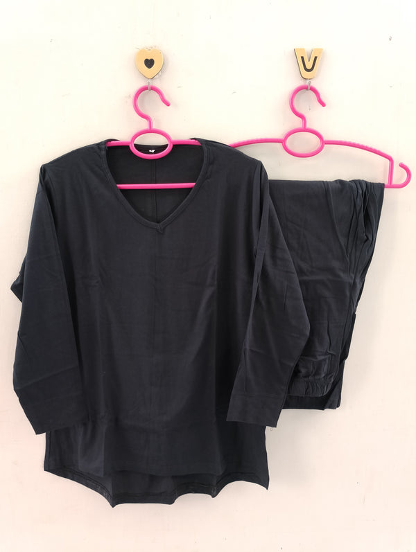 Plain black cotton jersey nightsuit